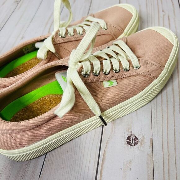 Cariuma Pink OCM Low Canvas Sneaker Shoes - Picture 6 of 9